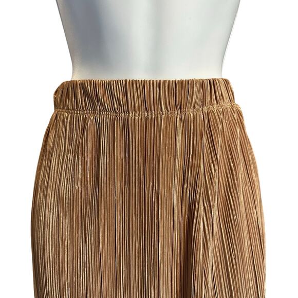 Gold Pleated Midi Skirt - Picture 3 of 4